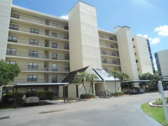 2800 Cove Cay Dr #4d, FL