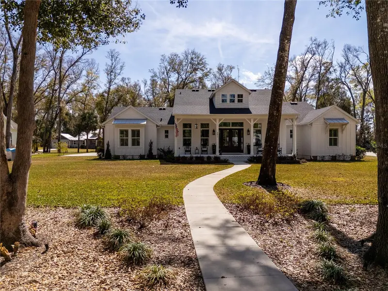 351 W Main St, FL
