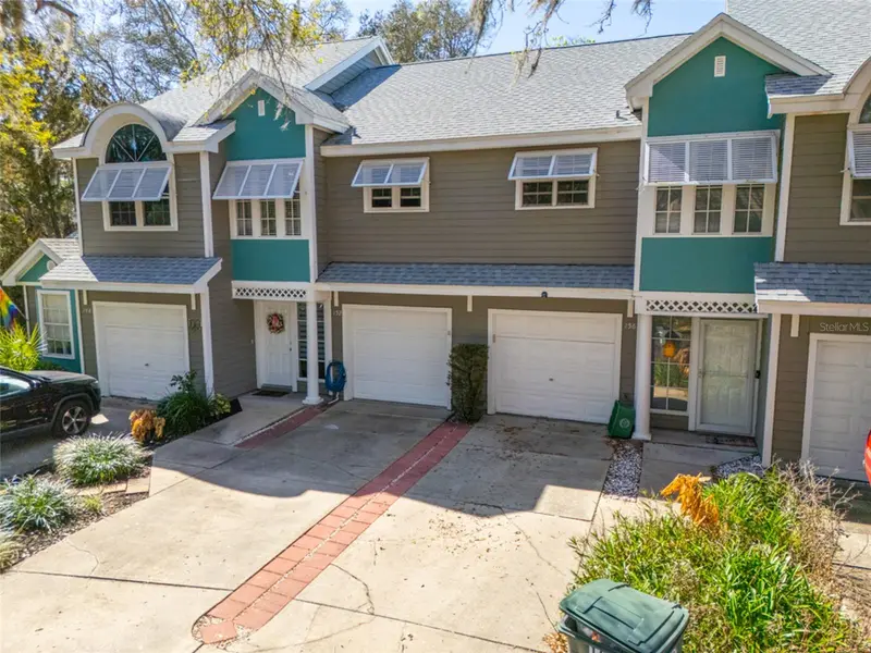 152 Grand Oaks Cir #152, FL