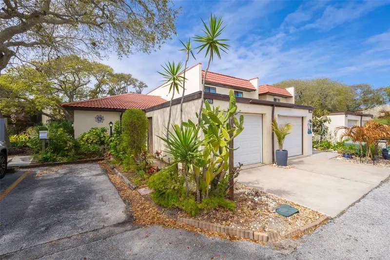 8713 Bay Ct, FL