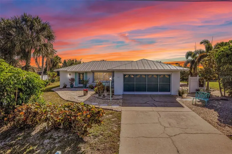 137 Bedford Dr Ne, FL