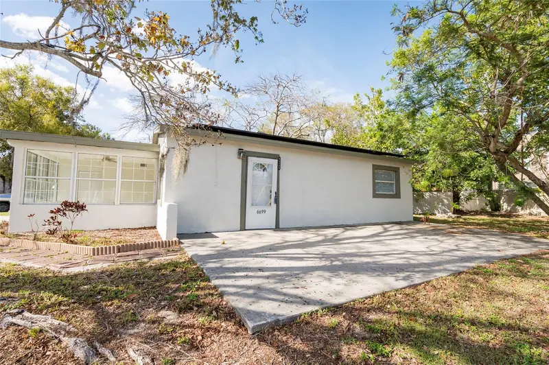 6699 78th Ave N, FL