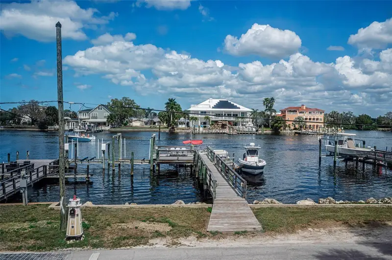 5038 Sunset Blvd, FL