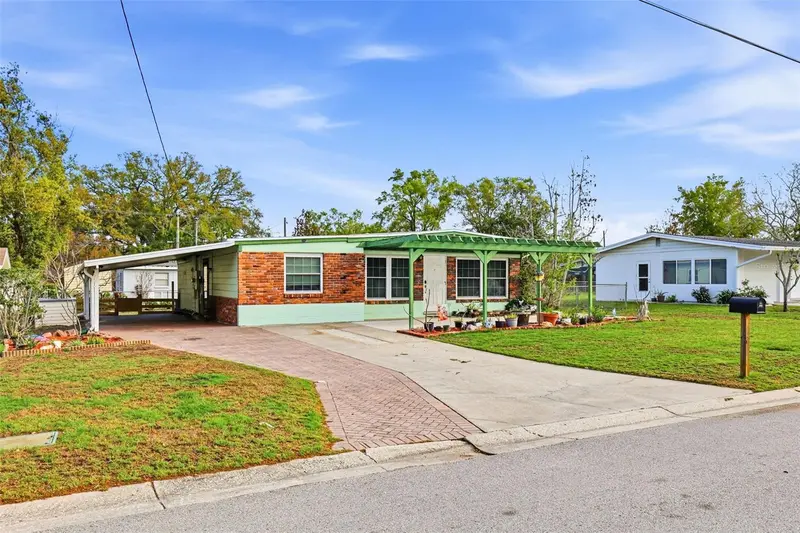 713 W 116th Ave, FL