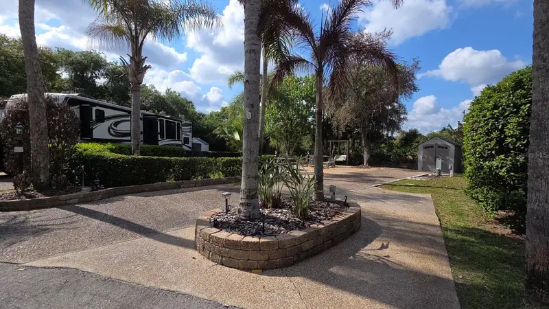 406 Longhorn Dr, FL