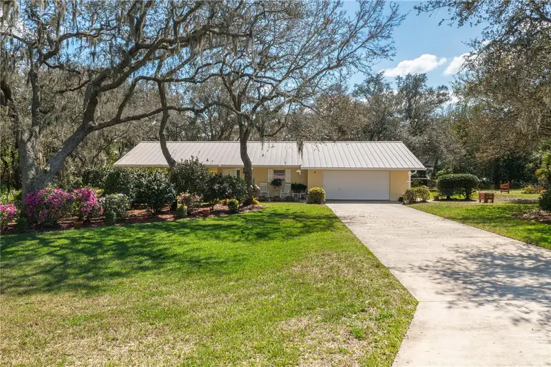 41 Spring Ln, FL