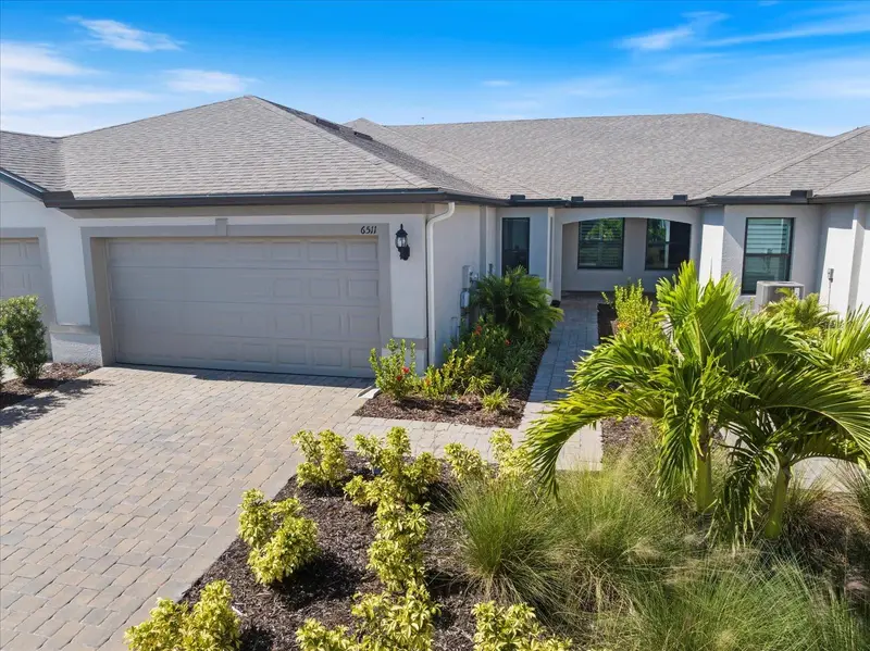 6511 Silverstar Dr, FL