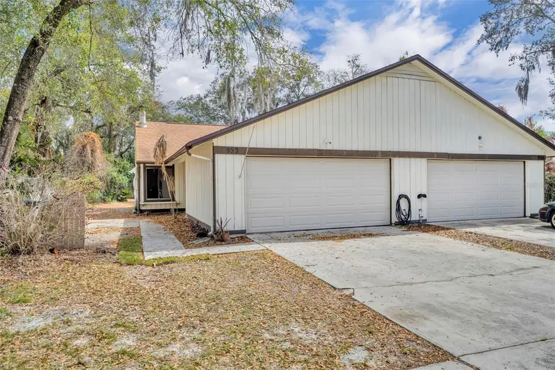 932 Robinhood Ct, FL