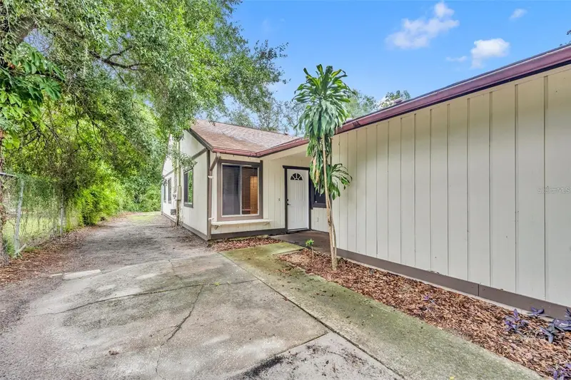 932 Robinhood Ct, FL