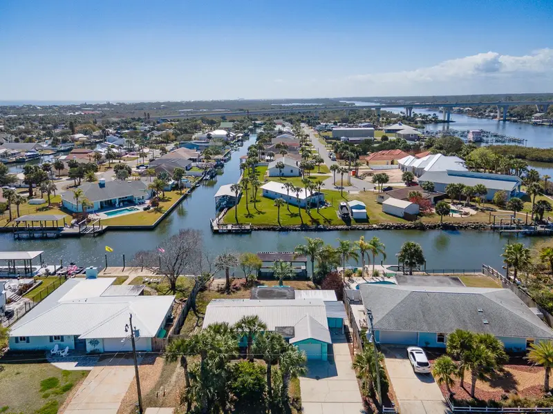 304 Palm Cir, FL