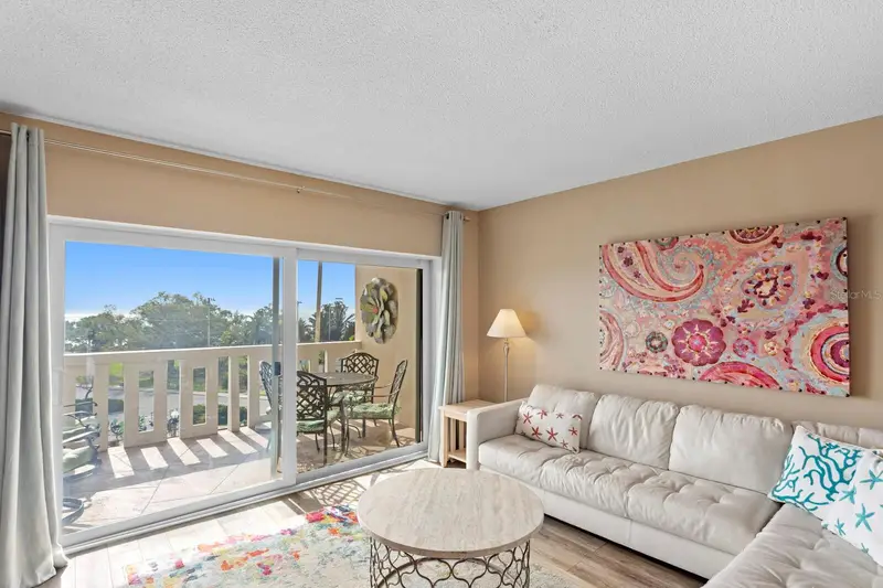 1200 N Shore Dr Ne #407, FL