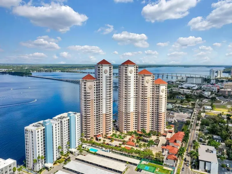2104 W First St #2304, FL