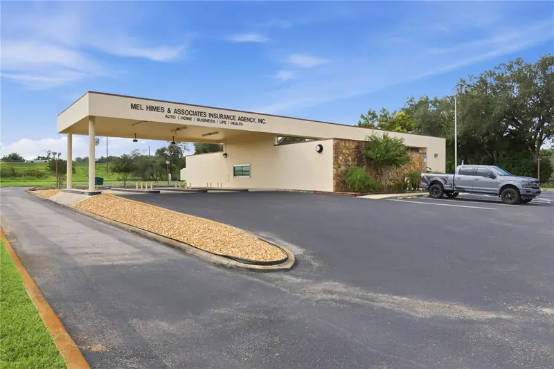 892 Deltona Blvd, FL
