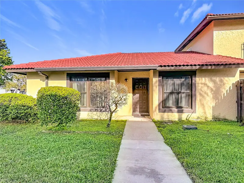 571 Hunter Cir, FL