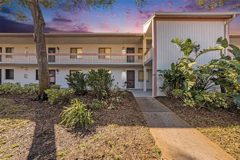 141 Lakeview Way #141, FL