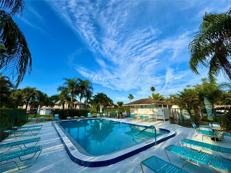 141 Lakeview Way, FL