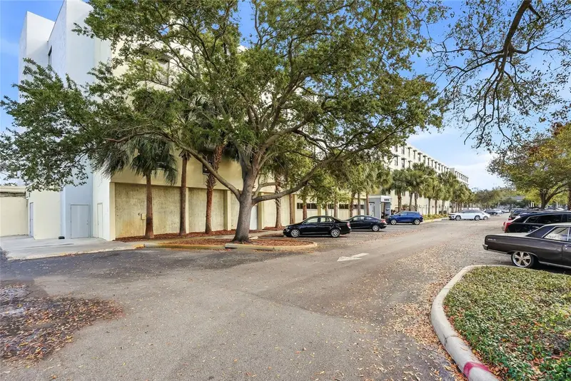 701 S Madison Ave #116, FL