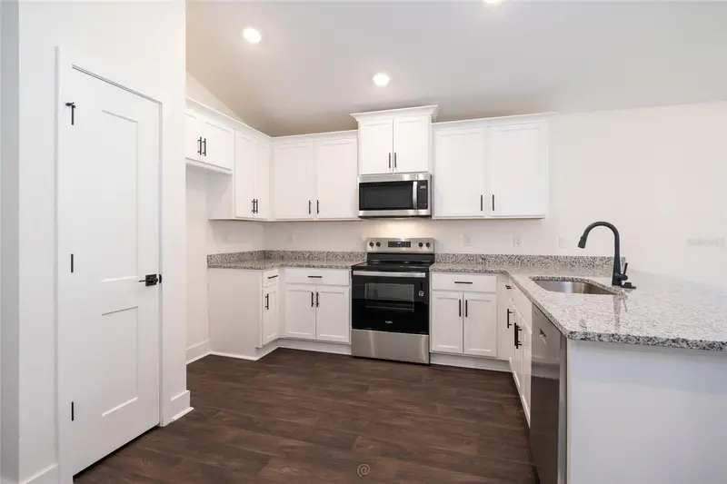 7 Ullynn Pl, FL