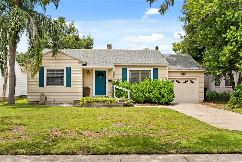 37 E Vanderbilt St, FL