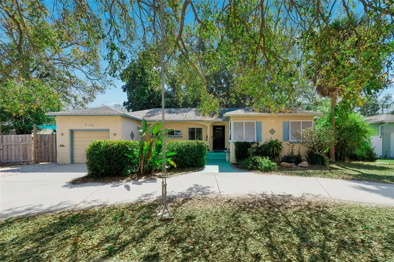 2120 Coronada Way S, FL