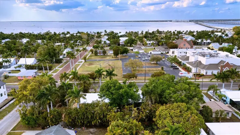 521 W Olympia Ave, FL
