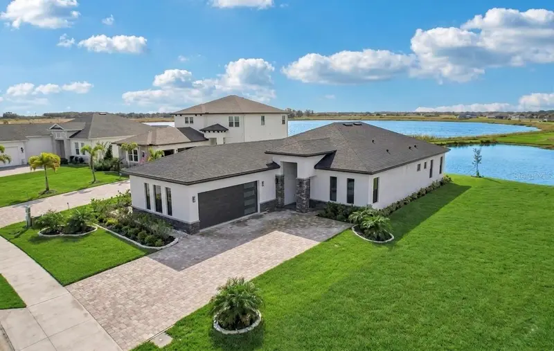 224 Valencia Ridge Dr, FL