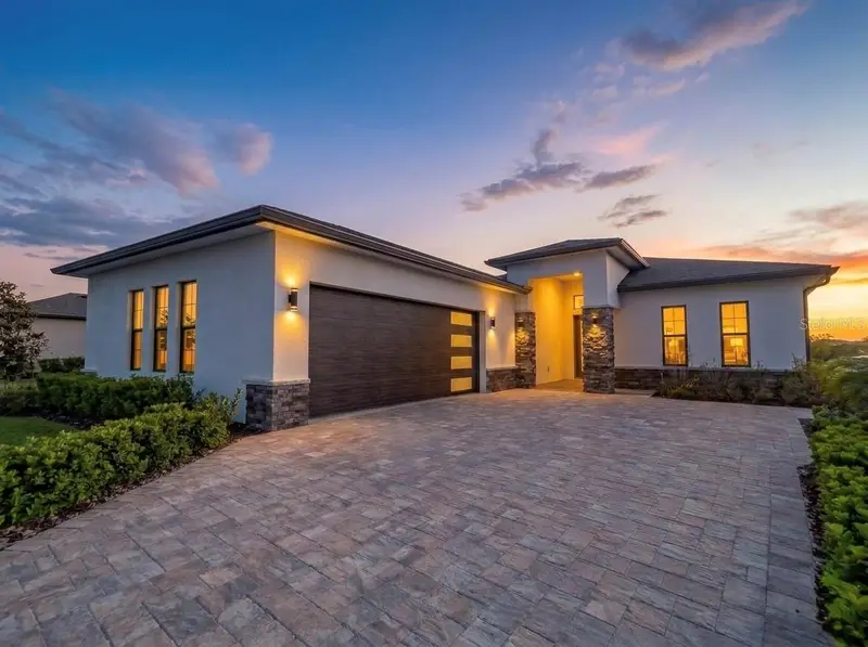224 Valencia Ridge Dr, FL