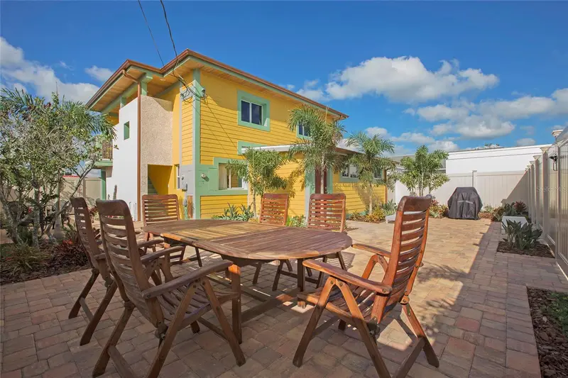 472 N Causeway, FL
