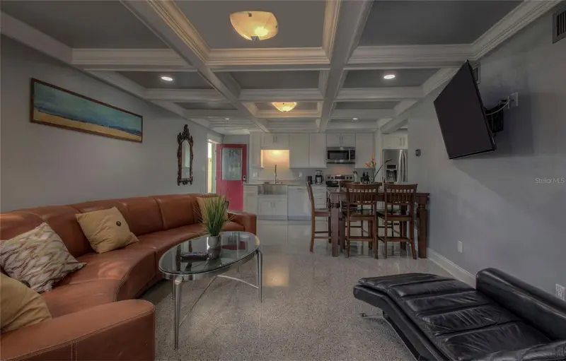 472 N Causeway, FL