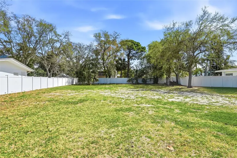 216 Shore Dr, FL