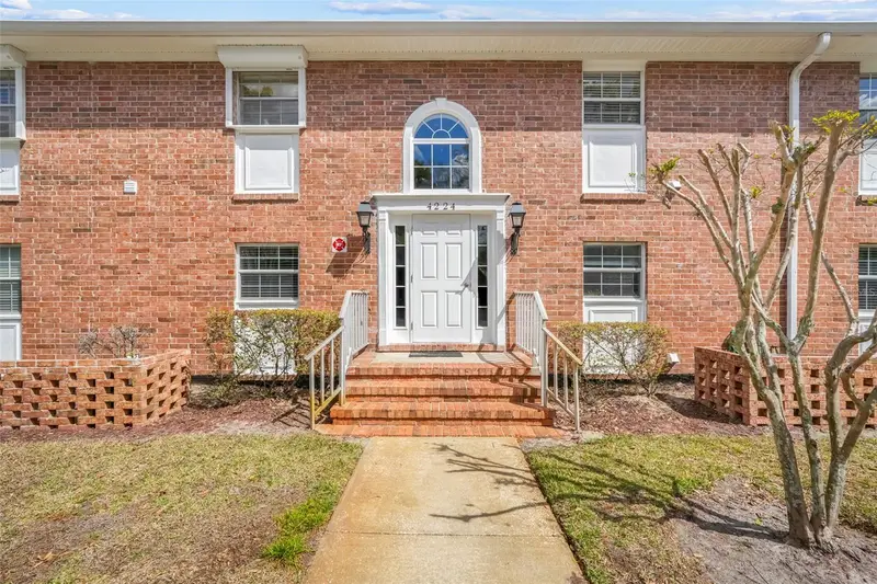 4224 Lake Underhill Rd #8b8, FL
