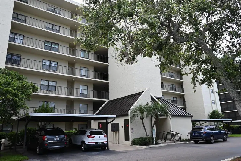 2700 Cove Cay Dr #1-5d, FL