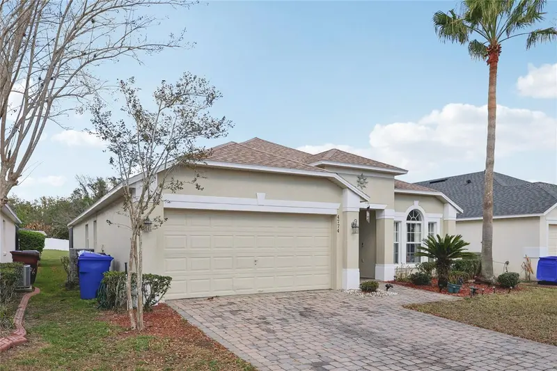 4774 Cumbrian Lakes Dr, FL