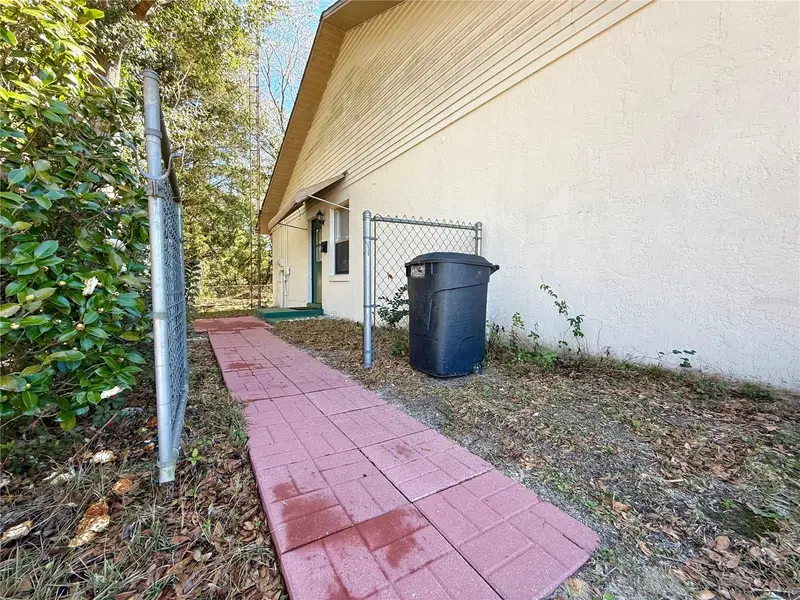 13718 Sw 40th Cir, FL