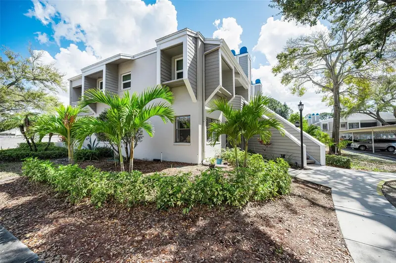 10626 Longwood Dr #102, FL