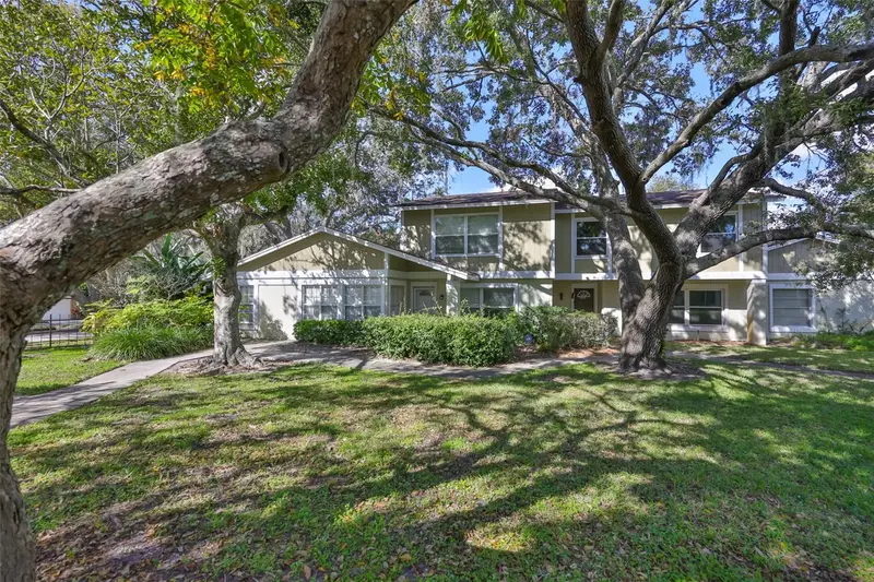14805 Lake Forest Dr, FL