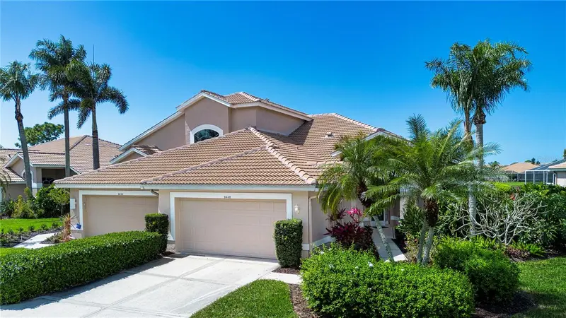 9448 Forest Hills Cir, FL