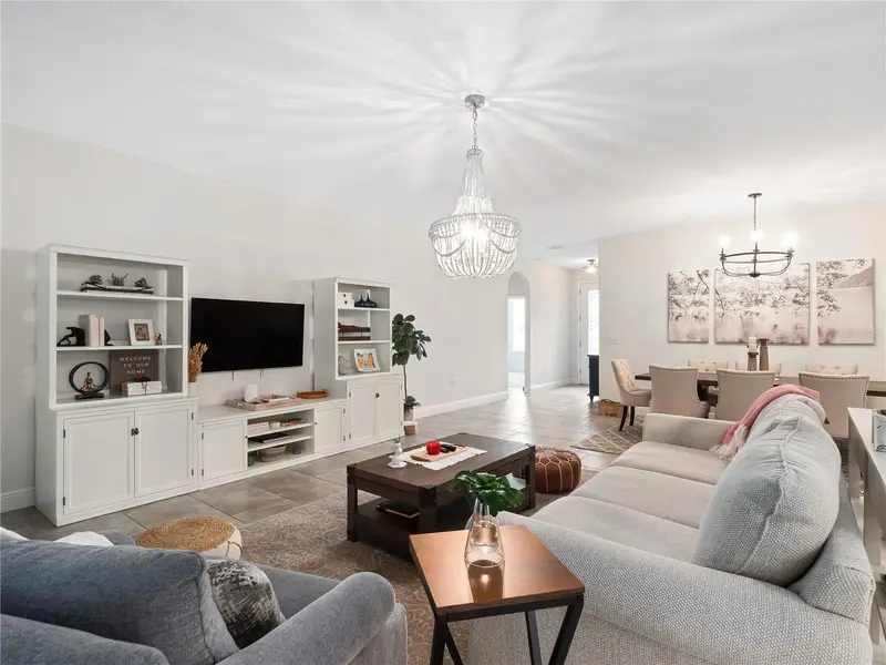 1792 Benoit Ter, FL