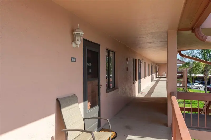 110 Lakeside Ct #110, FL