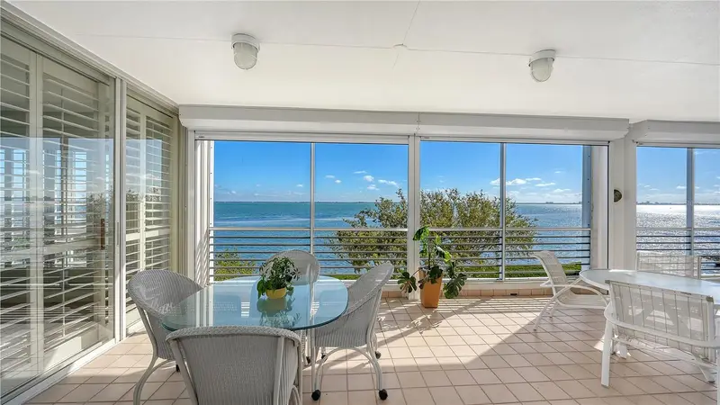 2410 Harbourside Dr #142, FL
