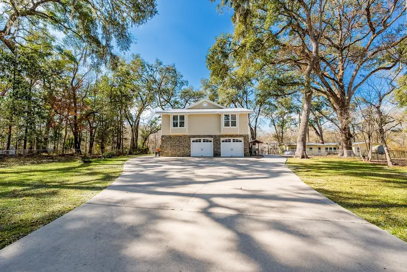 498 Sw Manatee Ter, FL