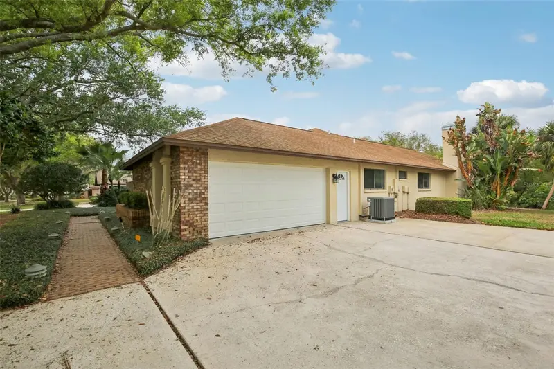 17913 Clear Lake Dr, FL