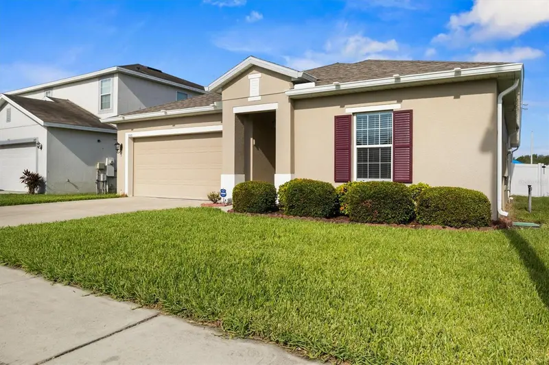 555 Lucerne Blvd, FL