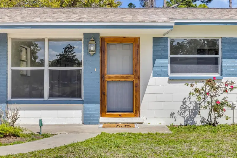 546 Cambridge Cir, FL