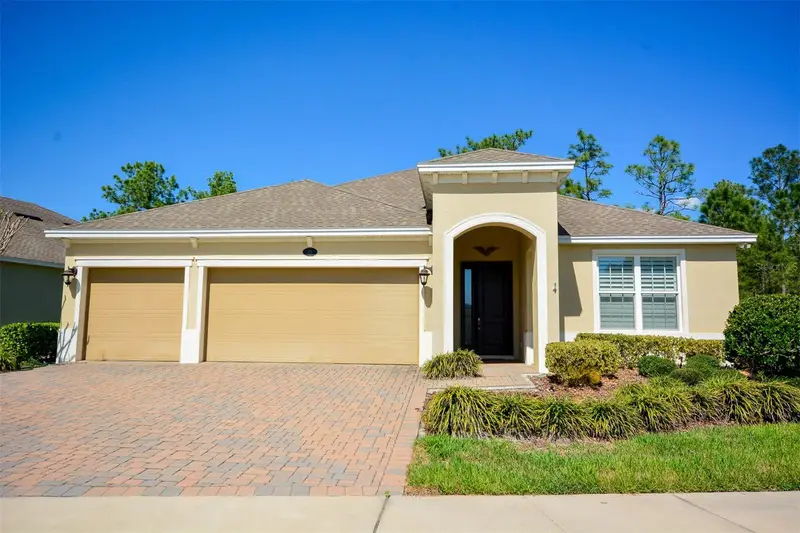 215 Avenham Dr, FL