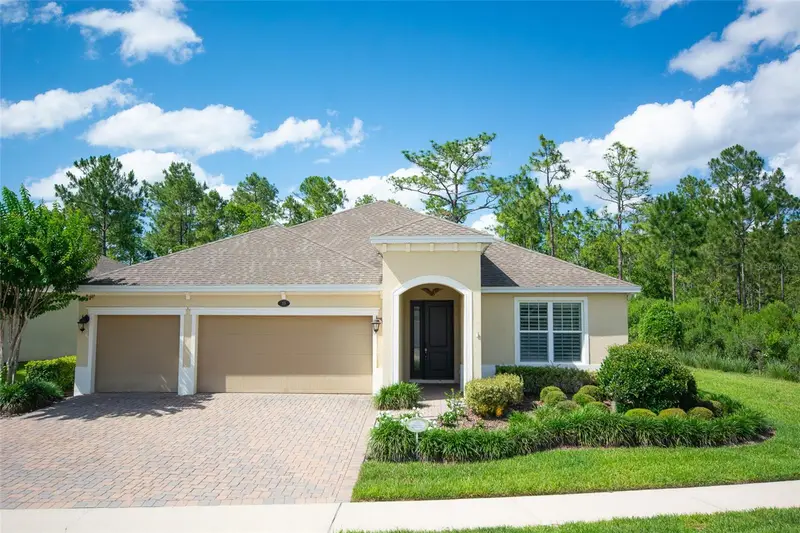 215 Avenham Dr, FL