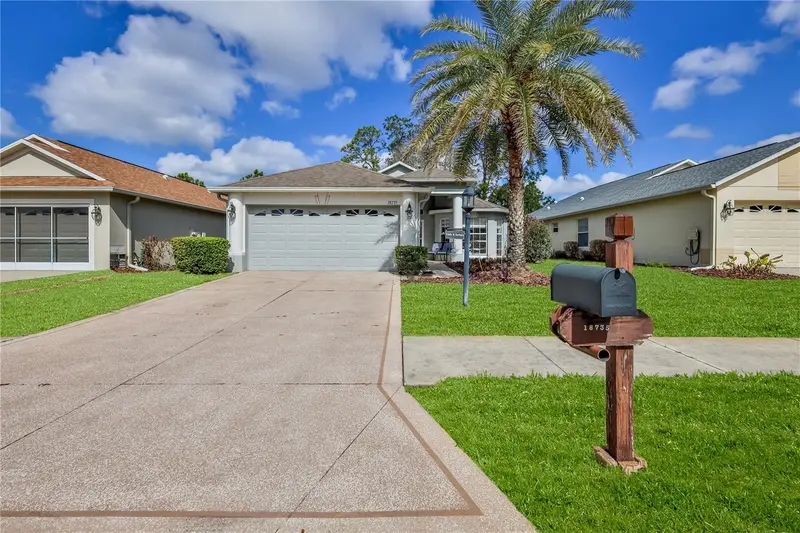18735 Rolling Hills Loop, FL