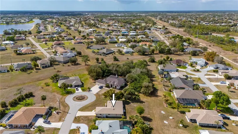 26028 Northern Cross Rd, FL