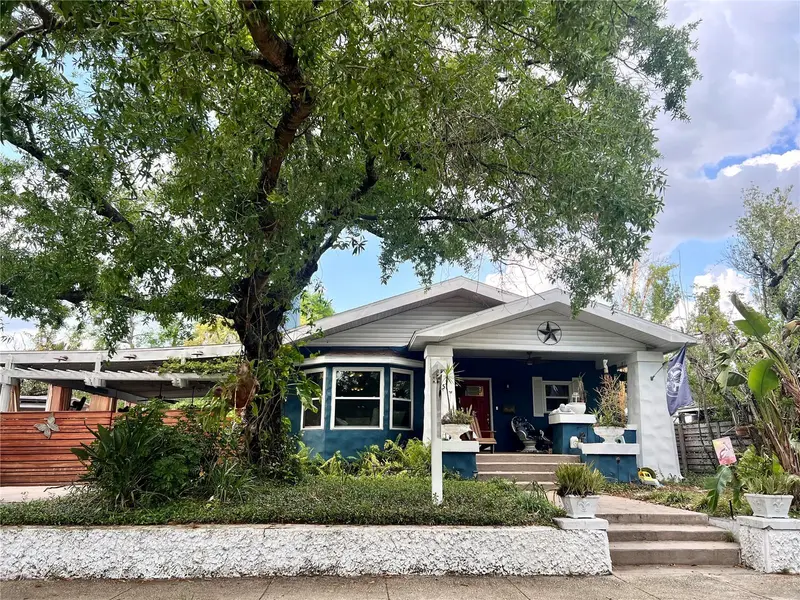 105 W Comanche Ave, FL
