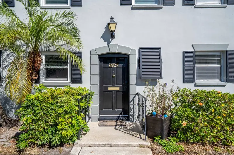 6927 Place De La Paix #6927, FL